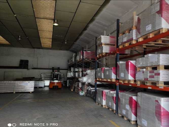 Fotografia tomada fuera de Pram Parquets Vallès S.L - Establecimiento de venta de madera en Montcada i Reixac, Barcelona