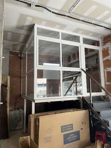 Fotografia tomada fuera de GIACO BCN S.L. - Carpintería metálica y de aluminio en Montcada i Reixac, Barcelona