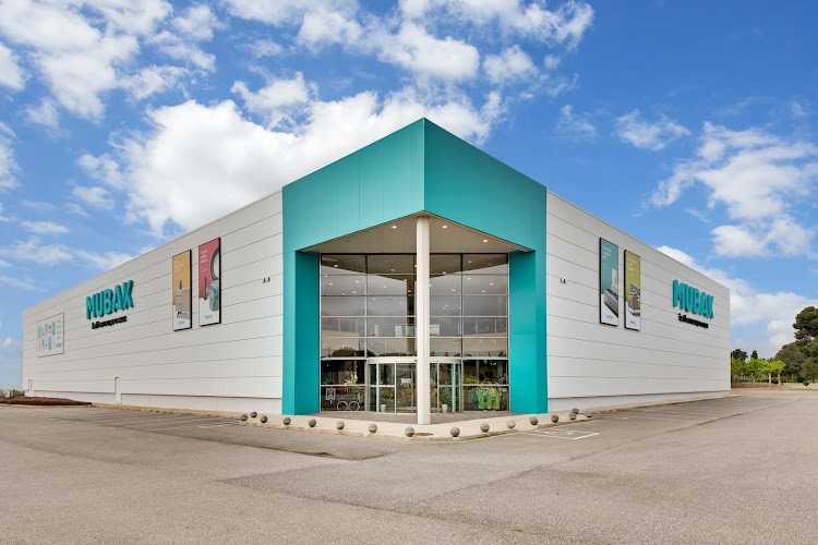 Fotografia tomada fuera de Mubak Tarragona - Tienda de muebles en Montbrió del Camp, Tarragona