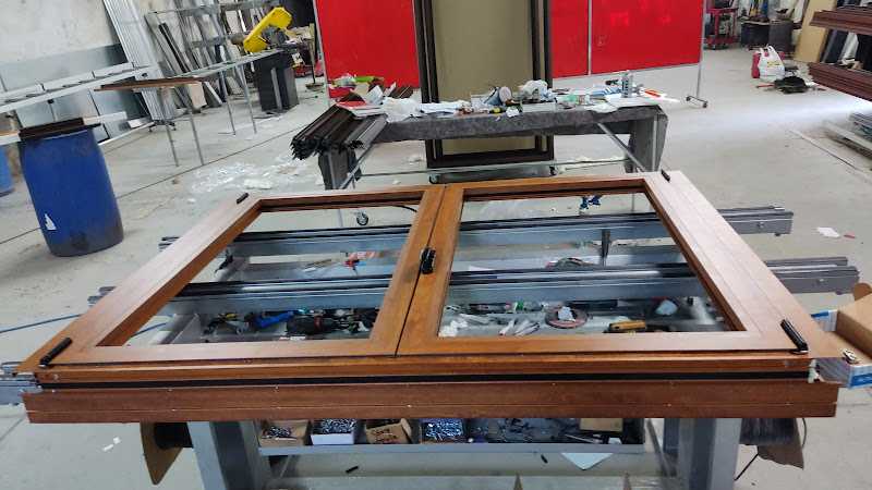 Fotografia tomada fuera de Metal Lemos S.l - Carpintería en Monforte de Lemos, Lugo