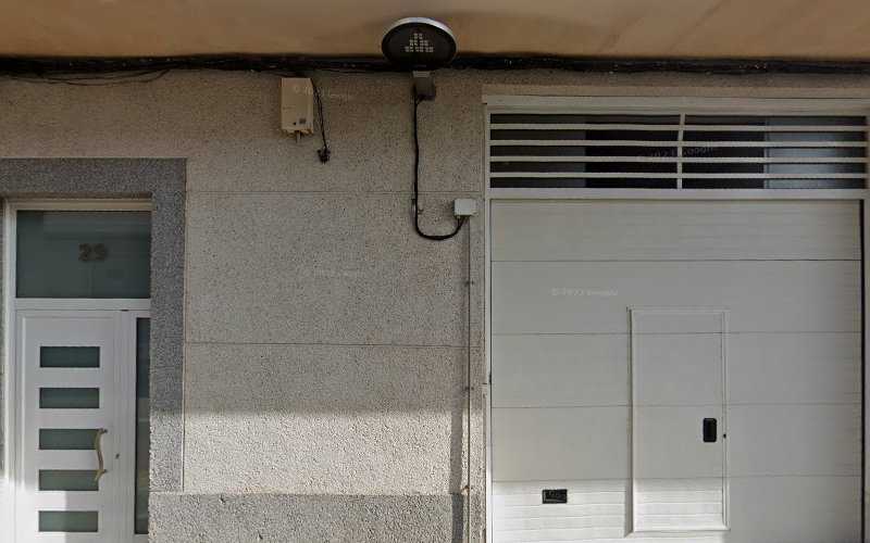 Fotografia tomada fuera de Aluminios Secundino - Carpintería metálica y de aluminio en Monforte de Lemos, Lugo