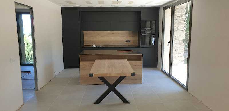 Fotografia tomada fuera de KAYU FUSTERS,S.L - Carpintero en Mollet del Vallès, Barcelona