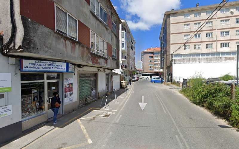 Fotografia tomada fuera de Carpintería Cerrajería Rivero - Carpintero en Ames, A Coruña
