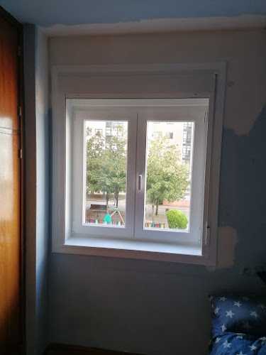 Fotografia tomada fuera de Alucohogar - Carpintería metálica y de aluminio en O Milladoiro, A Coruña