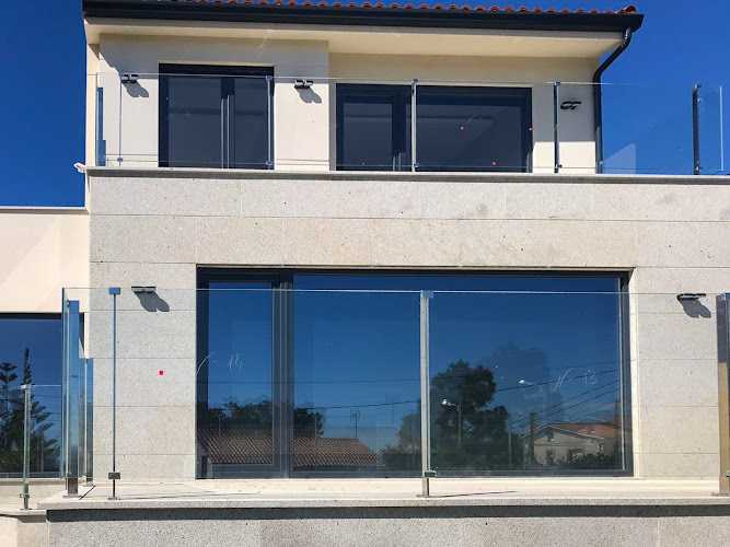 Fotografia tomada fuera de Xagal, S.L. - Carpintería metálica y de aluminio en O Milladoiro, A Coruña