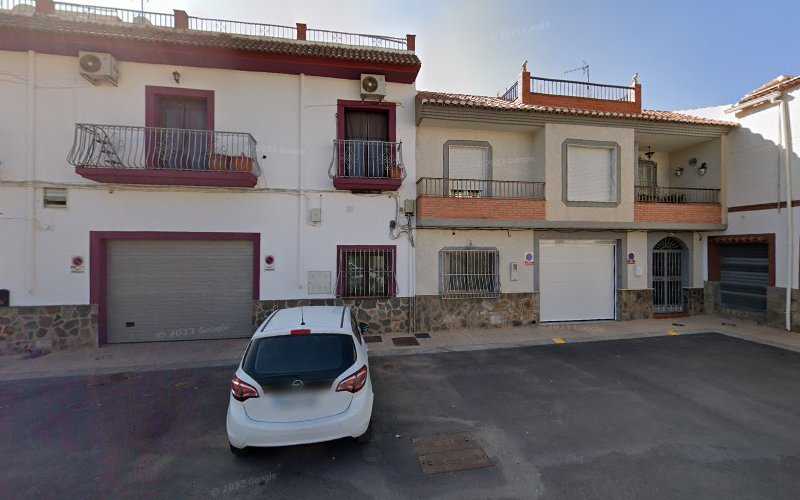 Fotografia tomada fuera de Crisalper Laujar S C A - Carpintería metálica y de aluminio en Laujar de Andarax, Almería