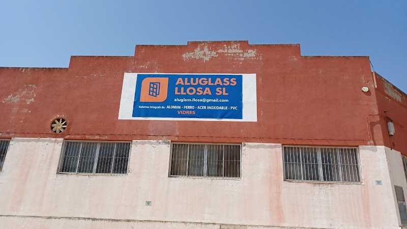 Fotografia tomada fuera de Aluglass llosa s.l. - Carpintería metálica y de aluminio en La Llosa de Ranes, Valencia