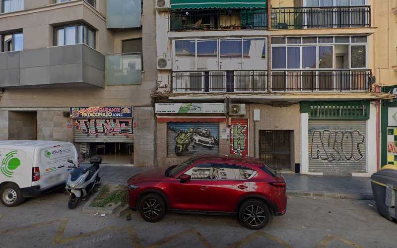 Fotografia tomada fuera de Woodesings Carpinteros - Carpintería en Málaga, Málaga