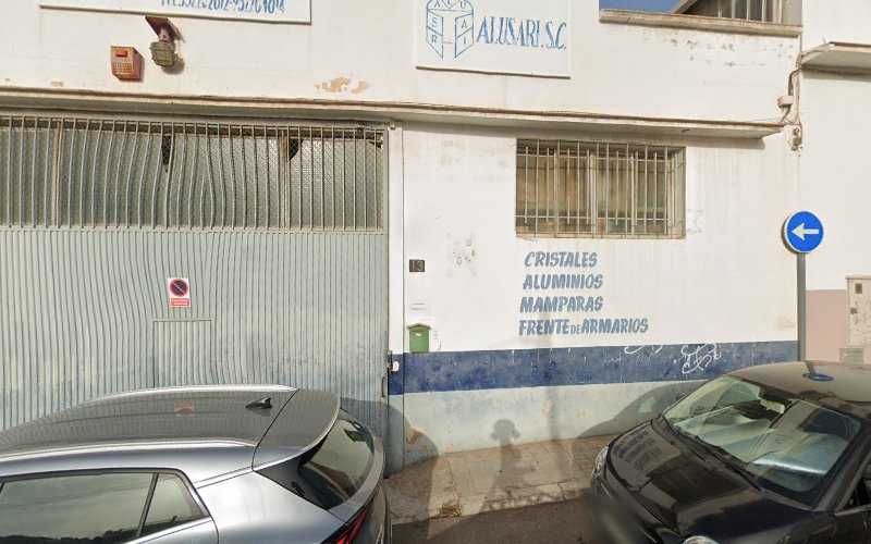Fotografia tomada fuera de Alusari S.C. - Carpintería metálica y de aluminio en Málaga, Málaga