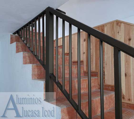Fotografia tomada fuera de Aluminios Alucasa Icod - Carpintería metálica y de aluminio en Icod de los Vinos, Santa Cruz de Tenerife