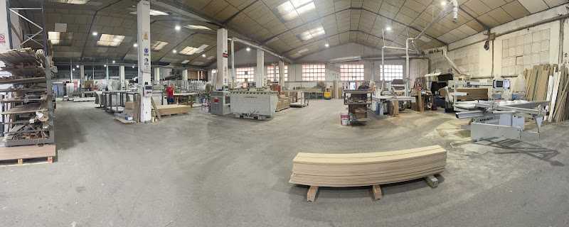 Fotografia tomada fuera de Rodapies Royma - Establecimiento de venta de madera en Humanes de Madrid, Madrid