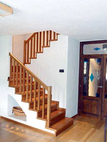 Fotografia tomada fuera de Carpintería Artesana Sanahuja - Carpintero en Rubielos de Mora, Teruel