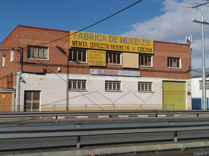 Fotografia tomada fuera de Chicano - Carpintería en Humanes de Madrid, Madrid