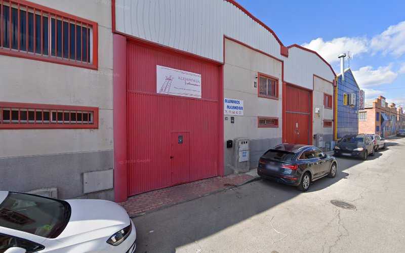 Fotografia tomada fuera de ALUMINIOS ALEJANDRIA S.L. - Carpintería metálica y de aluminio en Humanes de Madrid, Madrid