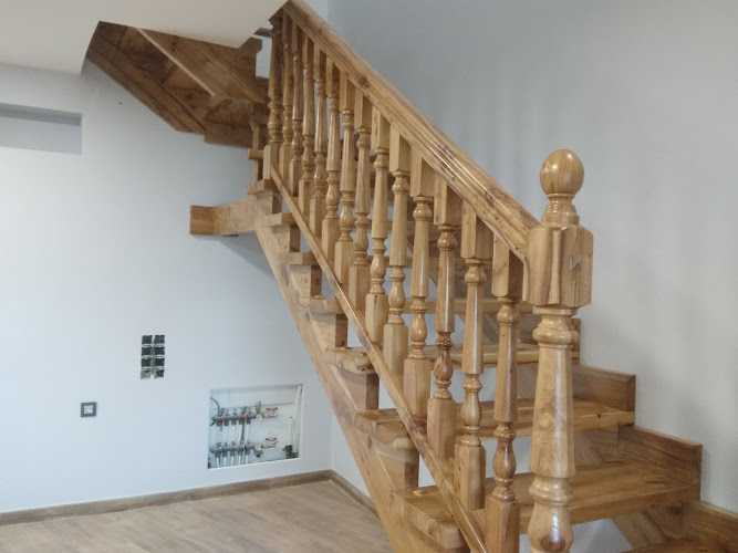 Fotografia tomada fuera de Ebanisteria Tomás Carlos De Dios García - Tienda de armarios en Prádanos de Ojeda, Palencia