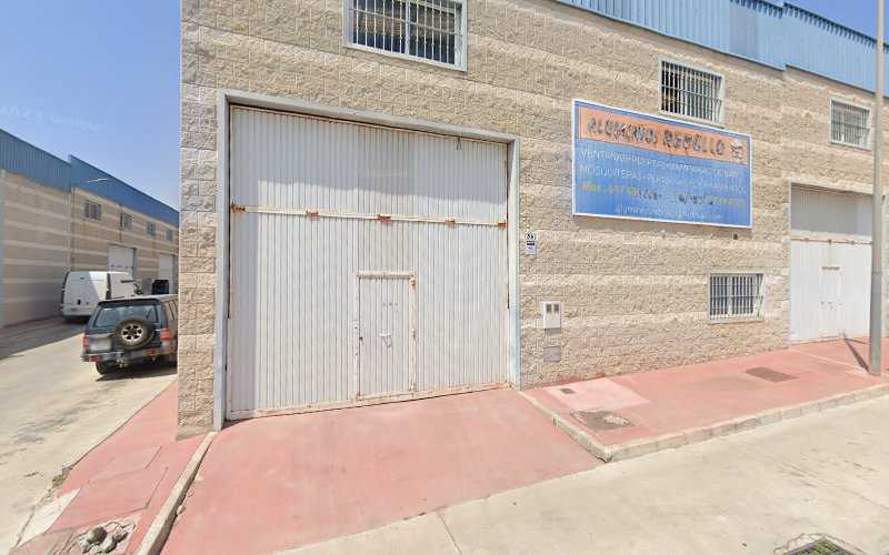 Fotografia tomada fuera de Aluminios rebollo - Carpintería metálica y de aluminio en Álora, Málaga