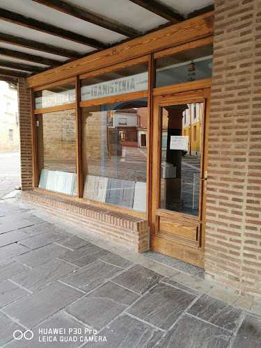 Fotografia tomada fuera de Carpintería Martín Martín - Carpintero en Aguilar de Campoo, Palencia