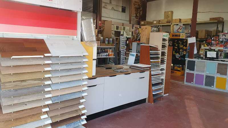 Fotografia tomada fuera de Maderas San Vicente Brico-Pico - Tienda de muebles de cocina en San Vicente del Raspeig, Alicante