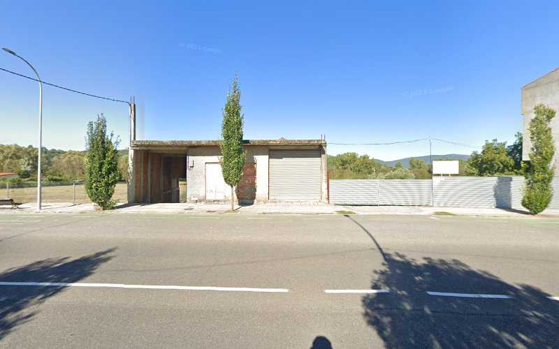 Fotografia tomada fuera de Carpinteria A Rasela S.L. - Carpintero en Verín, Orense