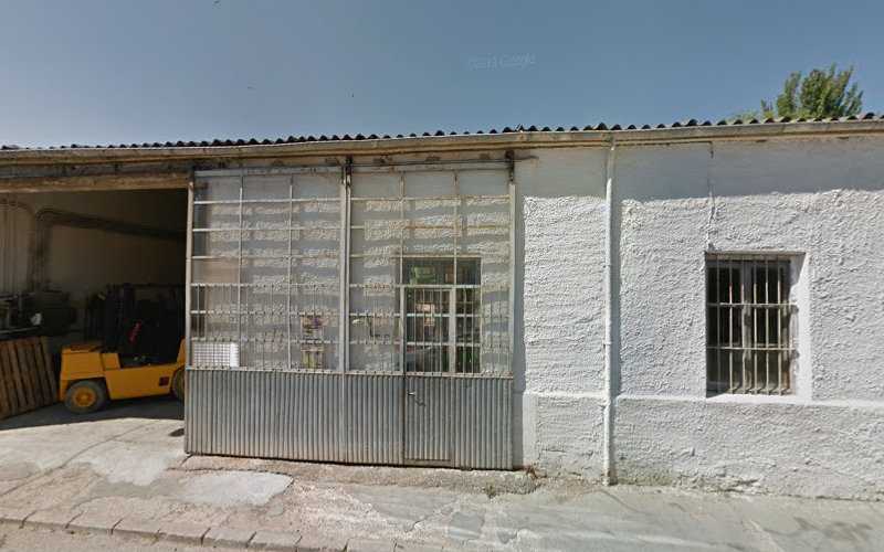 Fotografia tomada fuera de Taller Carpintería Metálica Jesús Curiel - Carpintería metálica y de aluminio en Baltanás, Palencia