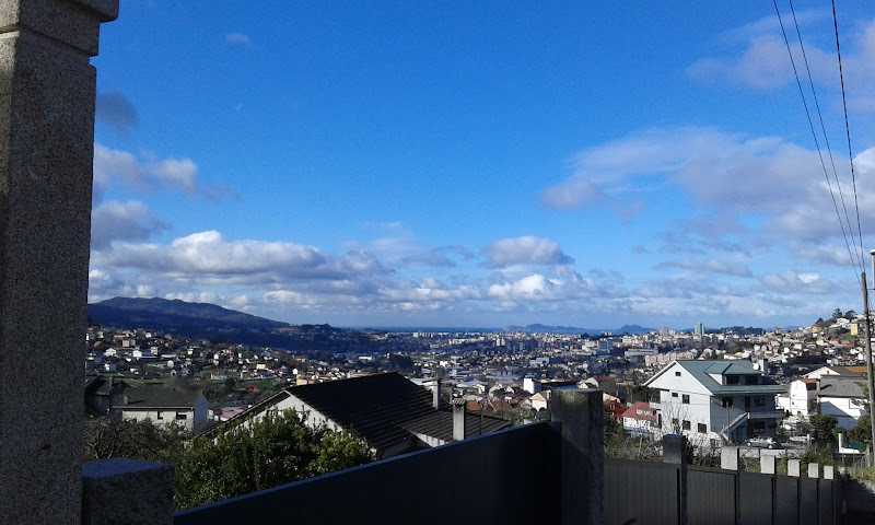 Fotografia tomada fuera de Cadmafran - Tienda de armarios en Vigo, Pontevedra