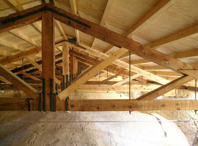 Fotografia tomada fuera de Maderas del Noroeste de España - Establecimiento de venta de madera en Vigo, Pontevedra