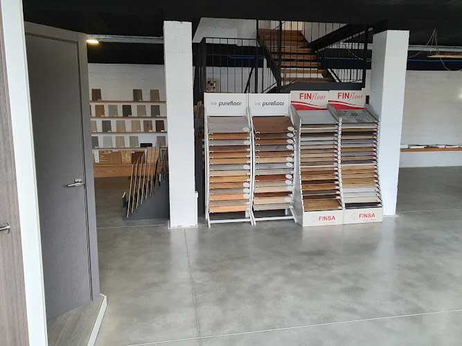 Fotografia tomada fuera de Maderart Artema S.L. - Establecimiento de venta de madera en Vigo, Pontevedra