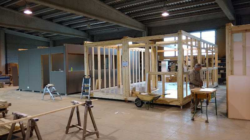 Fotografia tomada fuera de Fusteria Esquius SL - Establecimiento de venta de madera en Gironella, Barcelona