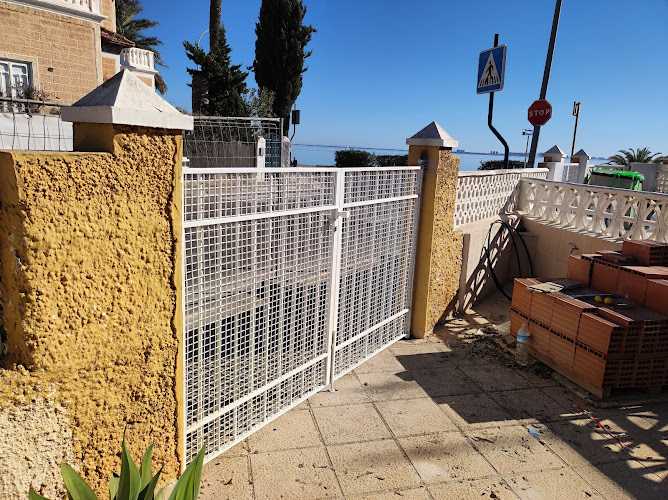 Fotografia tomada fuera de CARPINTERÍA METÁLICA PEDRO SAMUEL - Carpintería metálica y de aluminio en Alcantarilla, Murcia