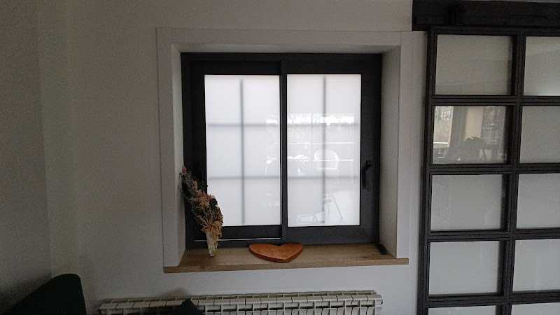 Fotografia tomada fuera de Industrias Canyelles BCN SL - Proveïdor d'alumini en Teià, Barcelona