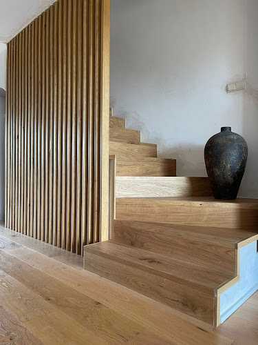 Fotografia tomada fuera de PAVIWOOD: el parquet - Servicio de instalación de suelos de madera en Sils, Girona