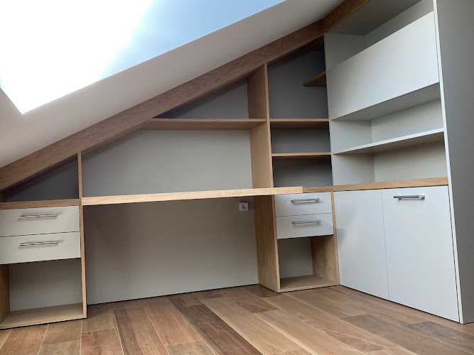 Fotografia tomada fuera de Robeyan Interiorismo - Tienda de muebles de cocina en Torrelavega, Cantabria