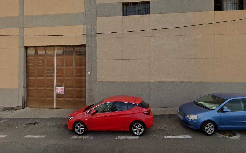 Fotografia tomada fuera de Italgran Carpinteria De Aluminio - Carpintería metálica y de aluminio en Telde, Las Palmas