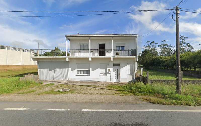 Fotografia tomada fuera de Aluminios Santa Comba - Carpintería metálica y de aluminio en Santa Comba, A Coruña