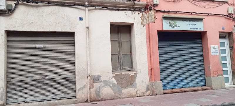 Fotografia tomada fuera de Josep Pujol Casas - Establecimiento de venta de madera en Sant Celoni, Barcelona