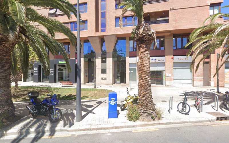 Fotografia tomada fuera de Showroom Dekovent - Carpintería metálica y de aluminio en Valencia, Valencia