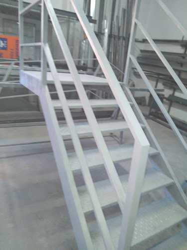 Fotografia tomada fuera de Carpintería Metálica Antonio Lima - Carpintería metálica y de aluminio en Aldaia, Valencia