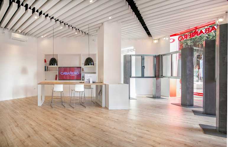 Fotografia tomada fuera de Cabañero Ventanas (Tienda PRO) - Carpintería metálica y de aluminio en Valencia, Valencia