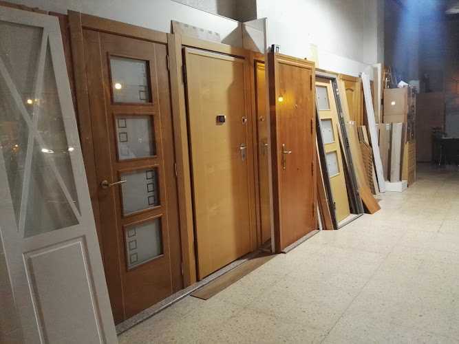 Fotografia tomada fuera de Puertas Zaragoza - Fábrica de puertas en Valencia, Valencia