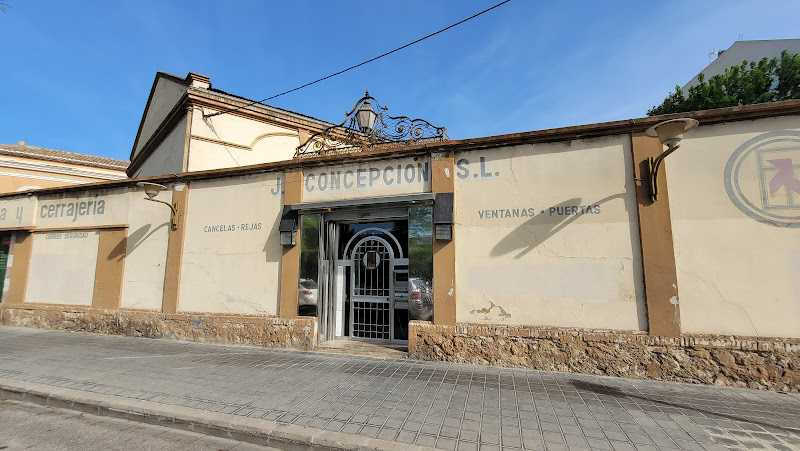 Fotografia tomada fuera de Talleres J. Concepción, S.L. - Carpintería metálica y de aluminio en Valencia, Valencia