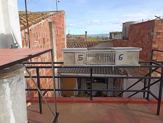 Fotografia tomada fuera de HILARIO METAL MALILLA - Carpintería metálica y de aluminio en Valencia, Valencia