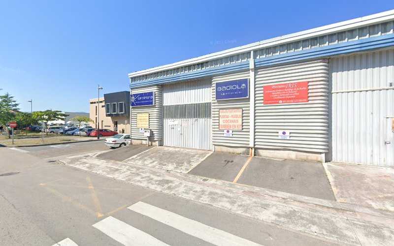 Fotografia tomada fuera de Carpinteria Badiola - Tienda de muebles en Santoña, Cantabria