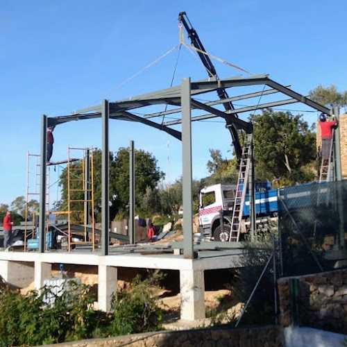 Fotografia tomada fuera de Metales Hernandez - Carpintería metálica y de aluminio en Carcabuey, Córdoba