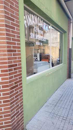 Fotografia tomada fuera de Belian - Tienda de muebles en Santoña, Cantabria