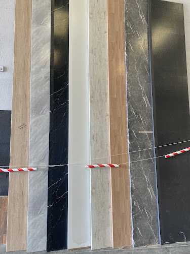 Fotografia tomada fuera de Bricoprix Cocinas - Establecimiento de venta de madera en Palencia, Palencia