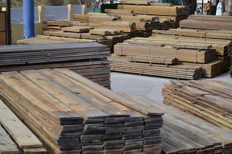 Fotografia tomada fuera de Maderas Villalba - Establecimiento de venta de madera en Collado Villalba, Madrid