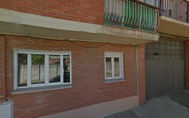 Fotografia tomada fuera de Carpintería Metálica Fernández Rodríguez - Carpintería metálica y de aluminio en Viana de Cega, Valladolid