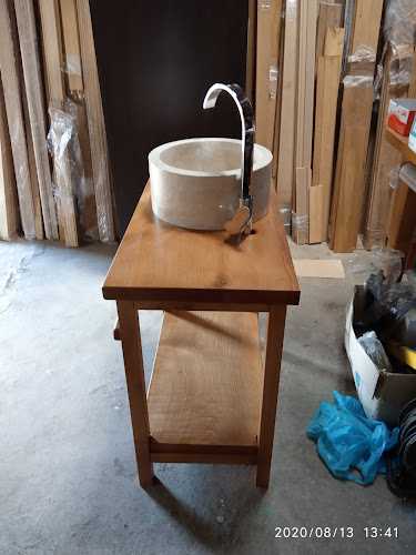 Fotografia tomada fuera de Carpintería Fidalgo Rodríguez - Tienda de armarios en Castelaus, Orense