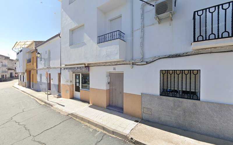 Fotografia tomada fuera de Orfebrería Marce - Artesanía en Torrejoncillo, Cáceres