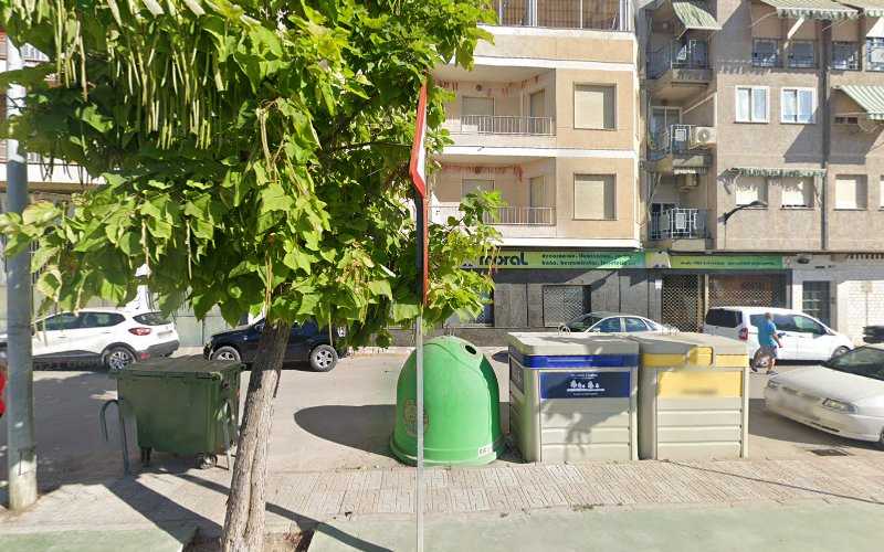 Fotografia tomada fuera de PUERTAS MORAL SL - Ferretería en Torredelcampo, Jaén